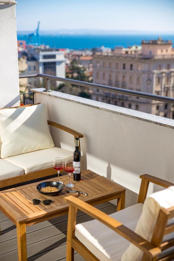 Aenei Delux Apartman Fiume Kültér fotó