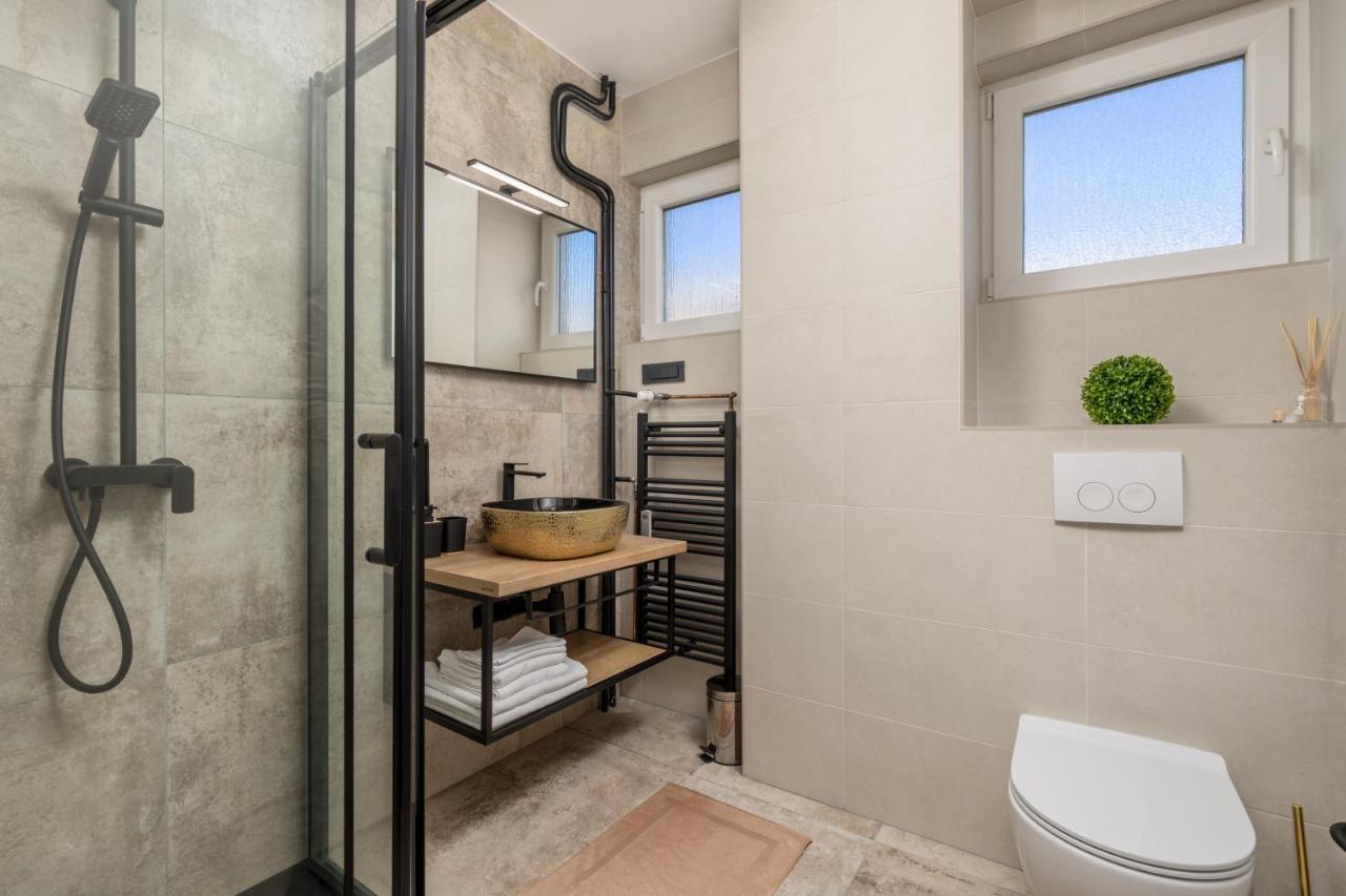 Aenei Delux Apartman Fiume Kültér fotó